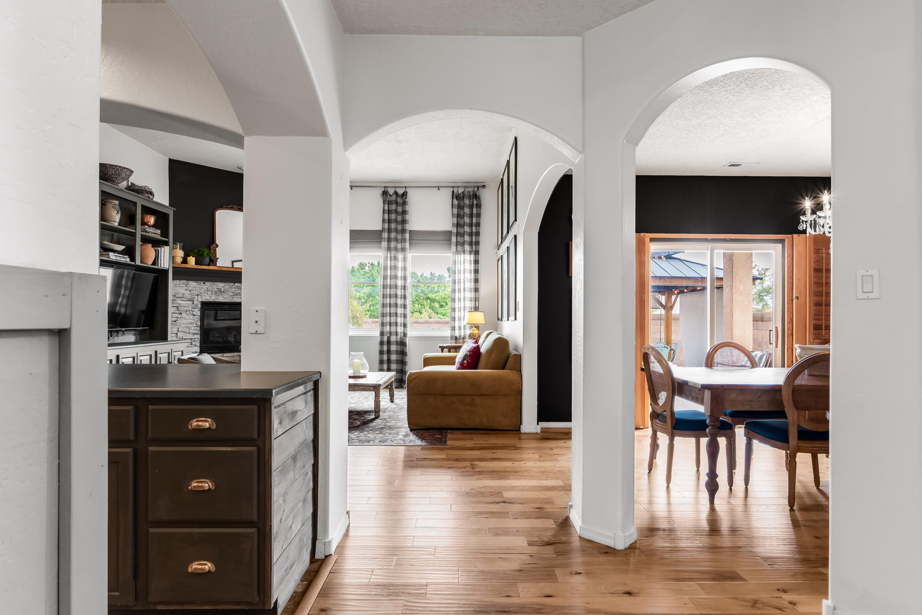 1508 Conejos Drive Southeast Rio Rancho, NM 87124 - Photo 5 of 51 Gallery Image 5