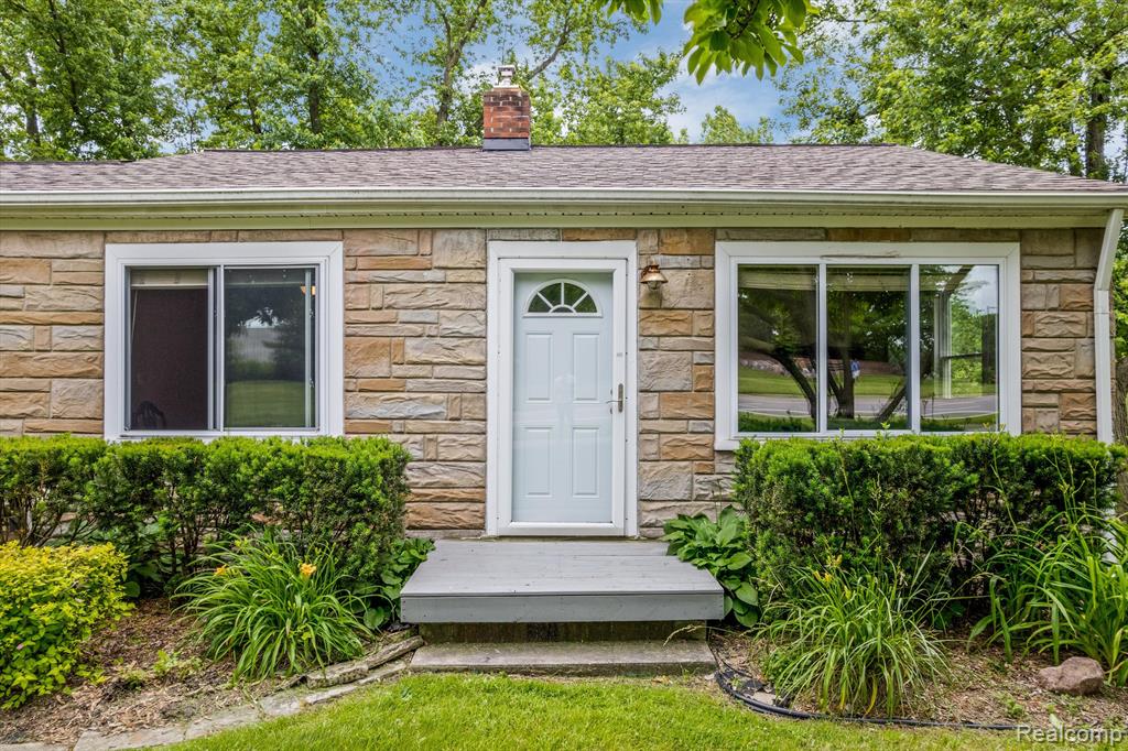 3395 West Auburn Road Rochester Hills, MI 48309 - Photo 2 of 46