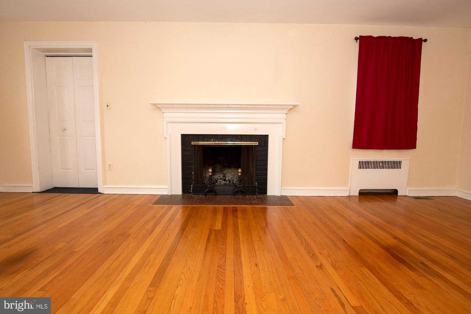 631 Parrish Road Swarthmore, PA 19081 - Photo 8 of 44 Living room