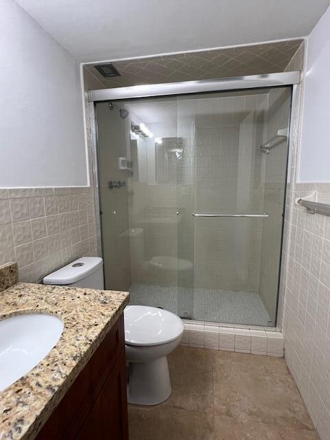 5500 Northwest 2nd Avenue, Unit 123 Boca Raton, FL 33487 - Photo 30 of 48 2ND BATHROOM