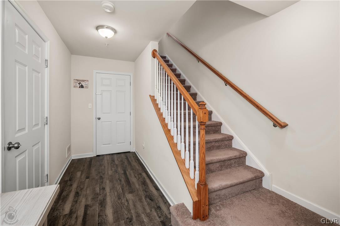 2292 Rising Hill Road Whitehall, PA 18052 - Photo 4 of 22 Gallery Image 4