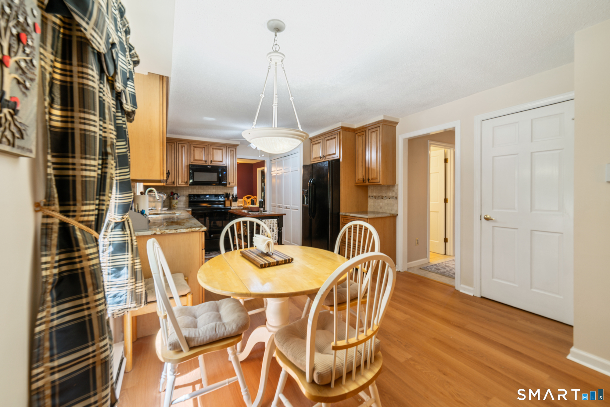 105 Inwood Lane Bristol, CT 06010 - Photo 20 of 40