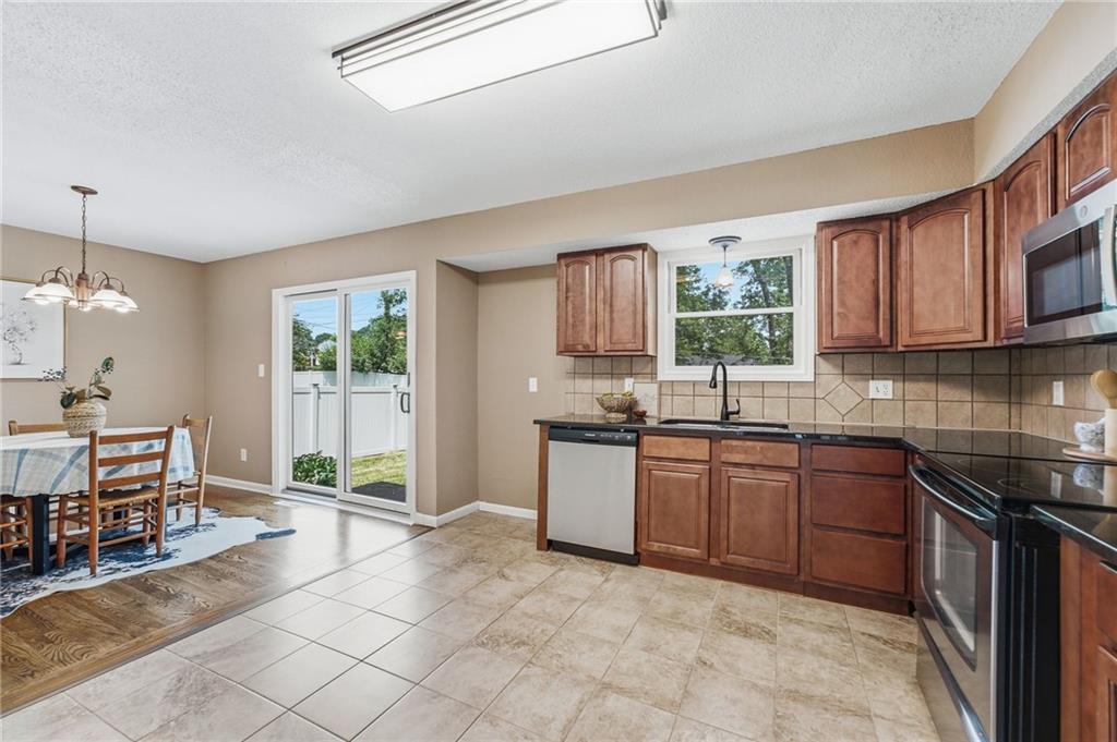 305 Southwest Marion Lane Lee's Summit, MO 64081 - Photo 15 of 39
