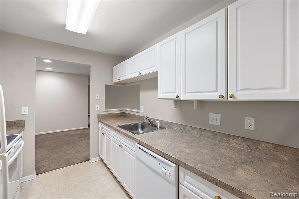 3707 Oakmonte Boulevard Rochester, MI 48306 - Photo 20 of 35