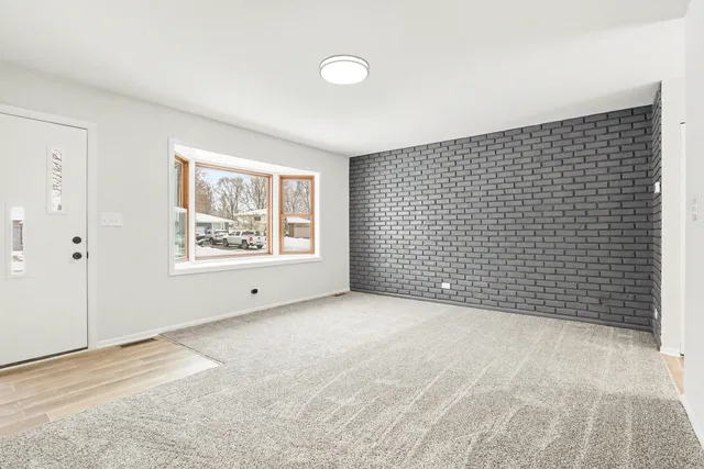 $299,900 | 107 Kristine Street, Oswego, IL 60543