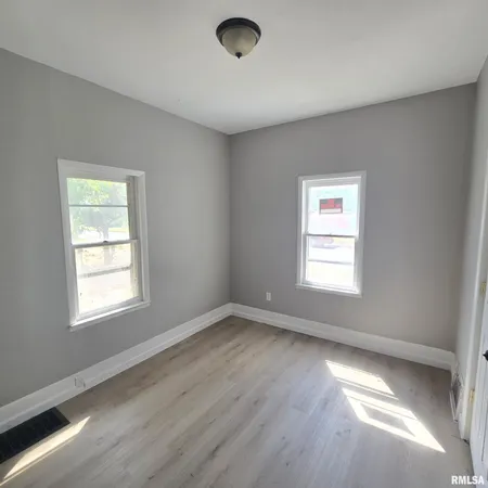 $54,990 | 2329 West Marquette Street, Peoria, IL 61605