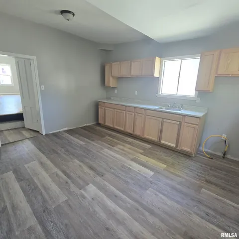 $59,990 | 2329 West Marquette Street, Peoria, IL 61605