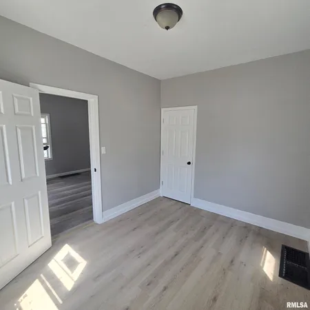 $54,990 | 2329 West Marquette Street, Peoria, IL 61605