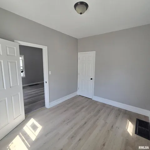 $59,990 | 2329 West Marquette Street, Peoria, IL 61605