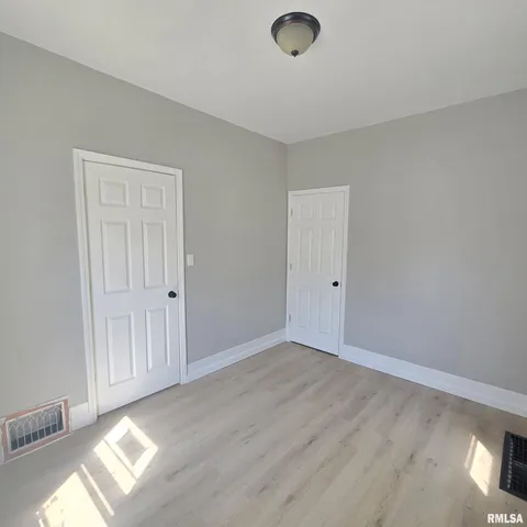 $59,990 | 2329 West Marquette Street, Peoria, IL 61605