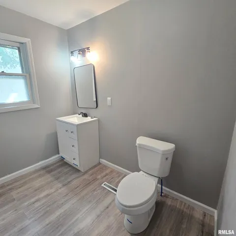 $59,990 | 2329 West Marquette Street, Peoria, IL 61605