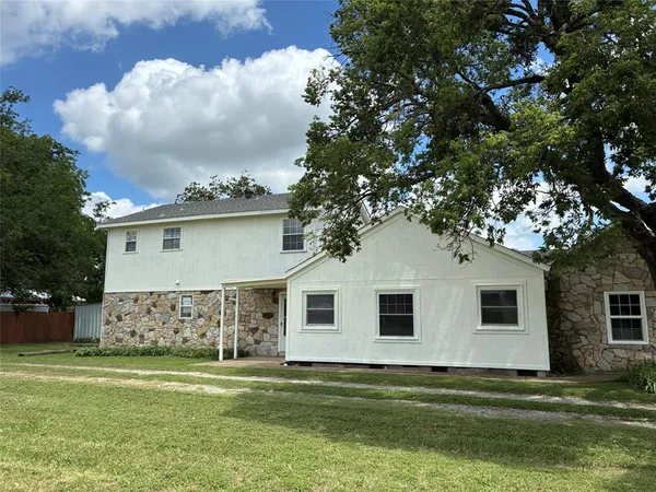 $1,650 | 406 North Denny Street, Howe, TX 75459