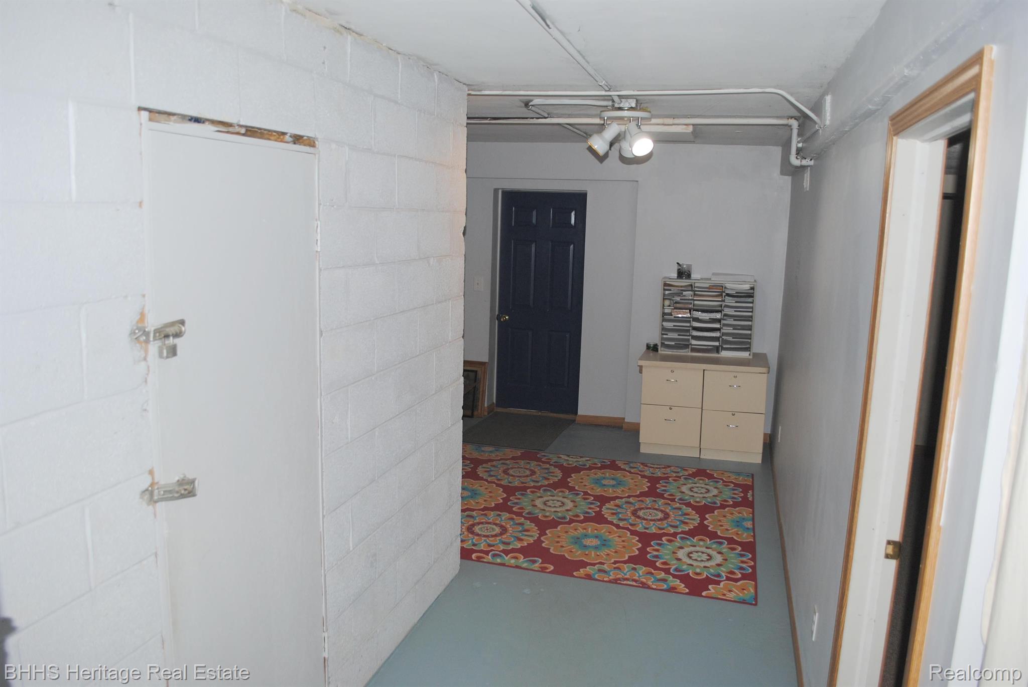 2620 South Latson Road Howell, MI 48843 - Photo 32 of 40 Mud room area off the attached garage
