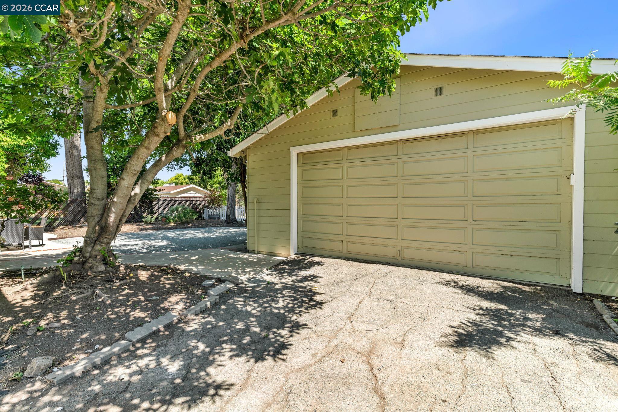 2072 Chalomar Road Concord, CA 94518 - Photo 34 of 42
