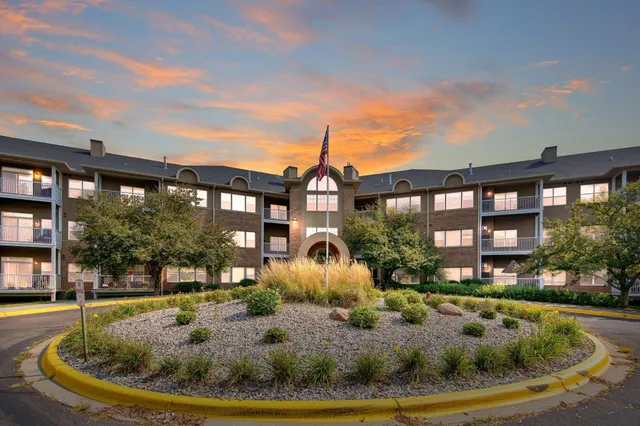 $240,000 | 3800 85th Avenue North, Unit 112, Brooklyn Park, MN 55443