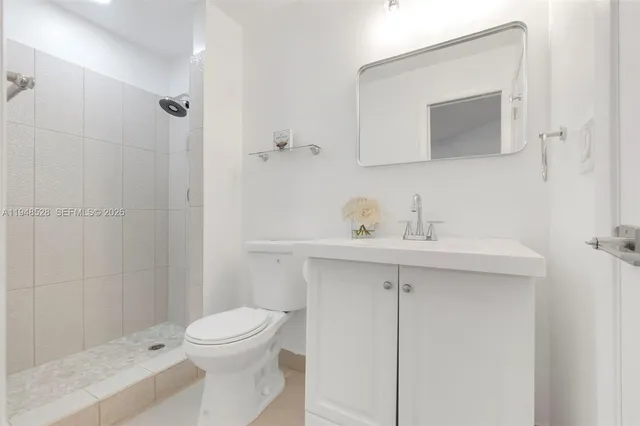 $214,999 | 927 Northeast 199th Street, Unit 202, Miami, FL 33179