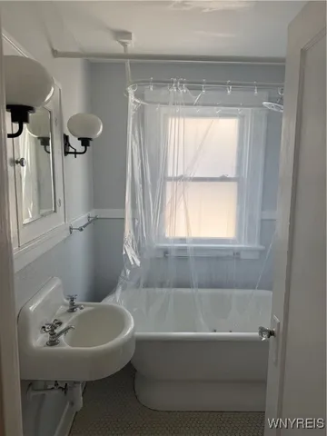 $1,450 | 374 Victoria Boulevard, Buffalo, NY 14217