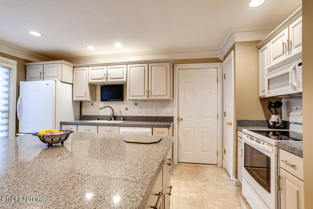 817 Tate Trotter Road Powell, TN 37849 - Photo 10 of 46 010260105-1-817TateTrotterRdPowellTn-SCR