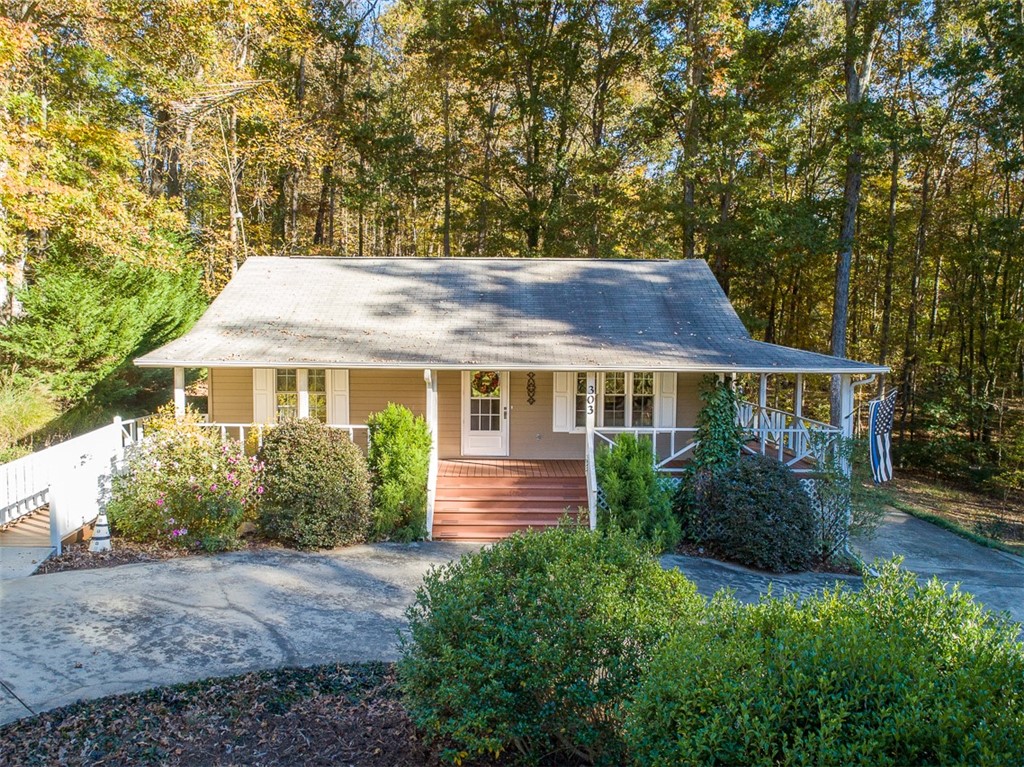 303 Choestoea Road Westminster, SC 29693 - Photo 1 of 42 Gallery Image 1