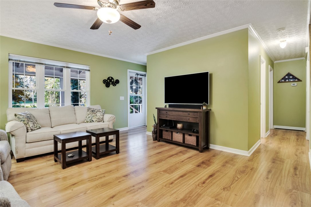 303 Choestoea Road Westminster, SC 29693 - Photo 4 of 42 Gallery Image 4