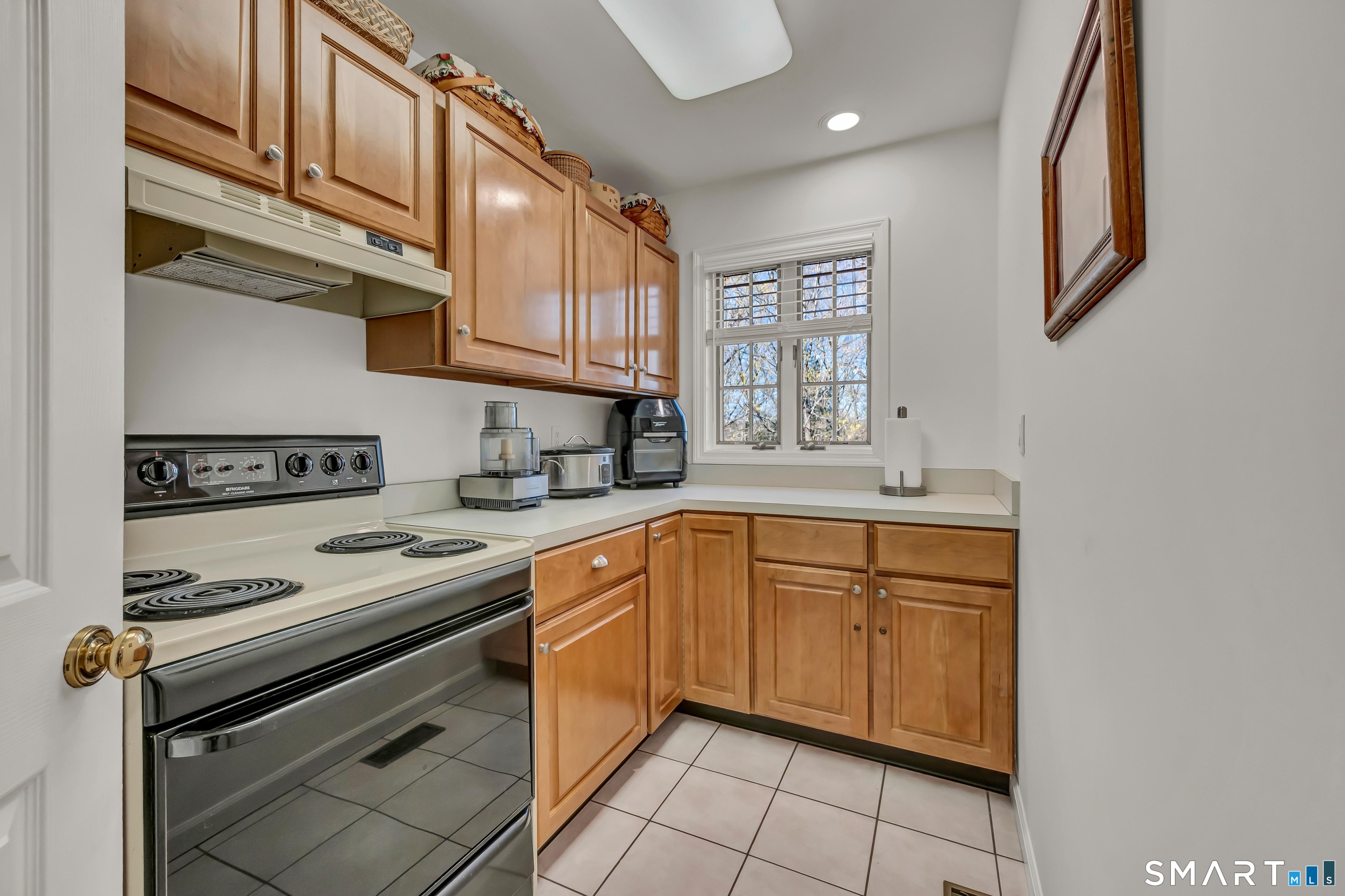 13 Rajcula Farm Road Brookfield, CT 06804 - Photo 20 of 40 Prep Kitchen / Butler's Pantry