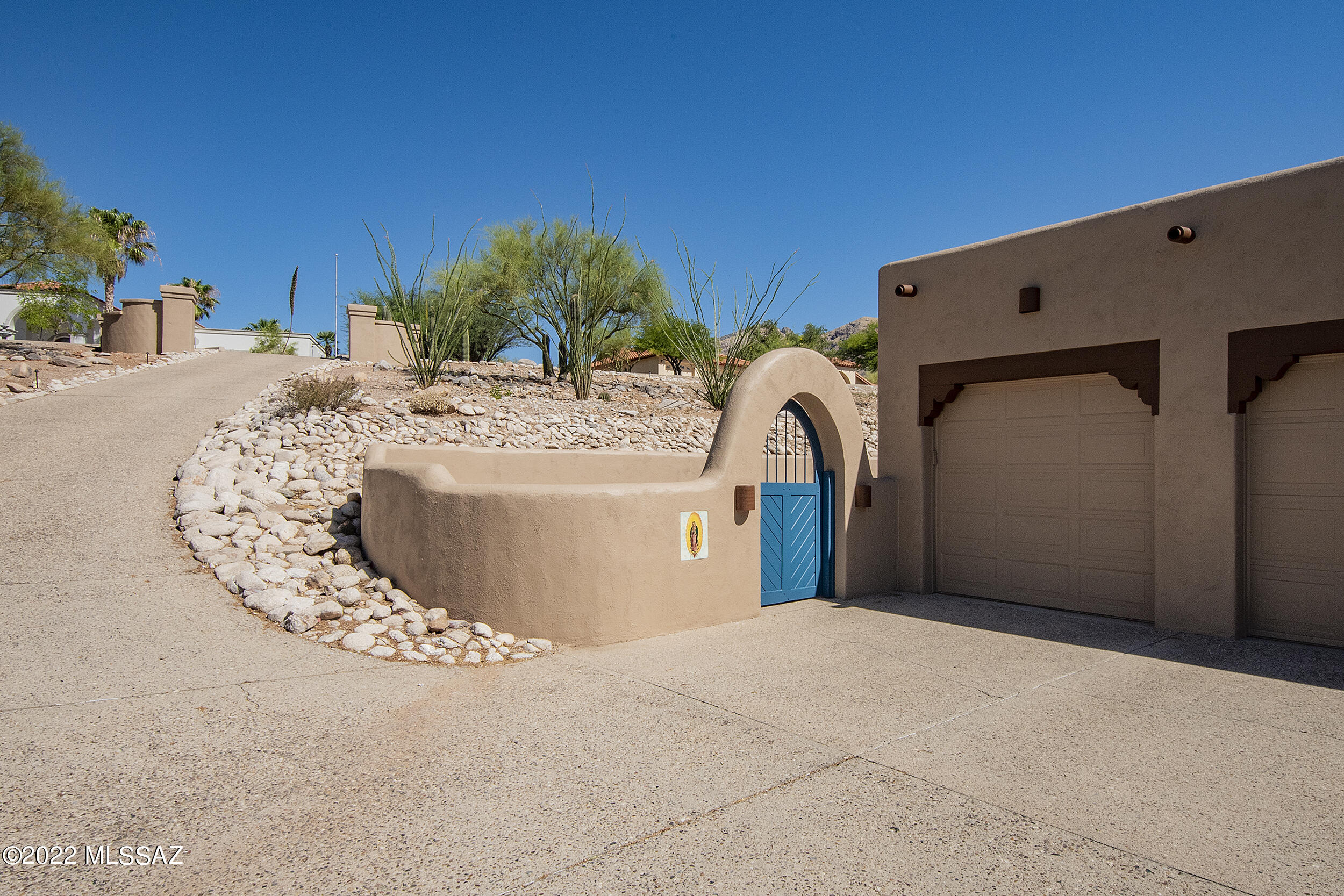 6040 Pinchot Road Tucson, AZ 85750 - Photo 3 of 45 Gallery Image 3