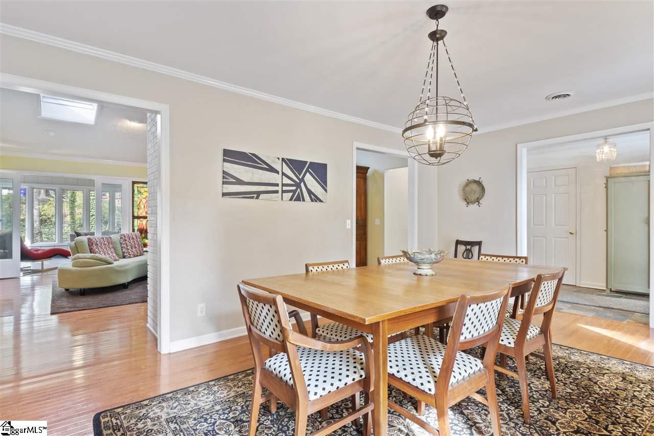 326 Henderson Road Greenville, SC 29607 - Photo 7 of 29