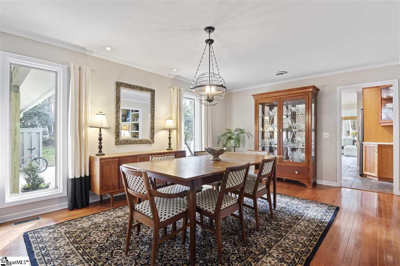 326 Henderson Road Greenville, SC 29607 - Photo 8 of 29
