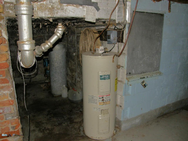 1431 East Preuss Road Manistee, MI 49660 - Photo 33 of 70 Water Heater