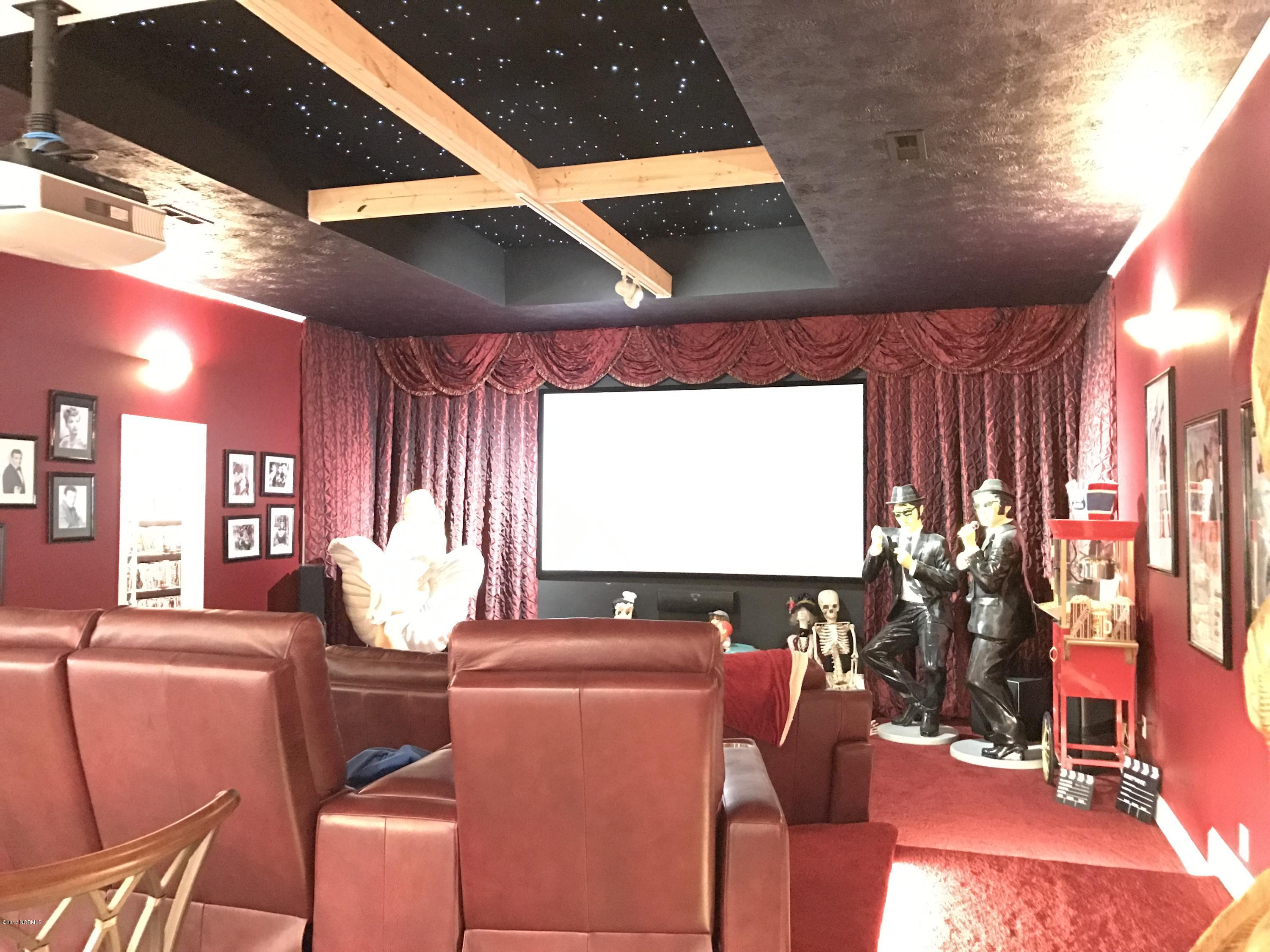 216 Sampson Street Clinton, NC 28328 - Photo 22 of 73 Theater