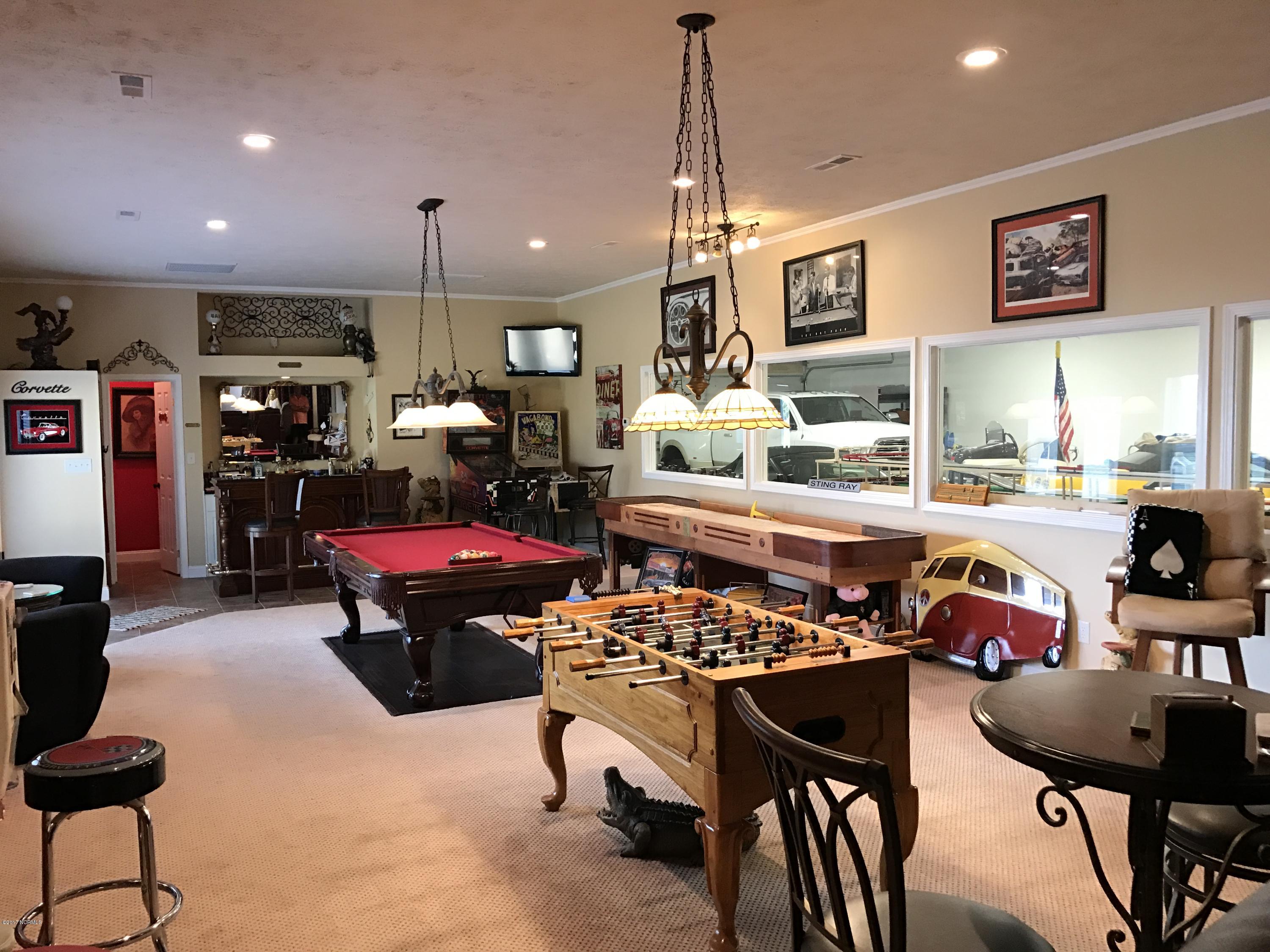 216 Sampson Street Clinton, NC 28328 - Photo 24 of 73 Game room