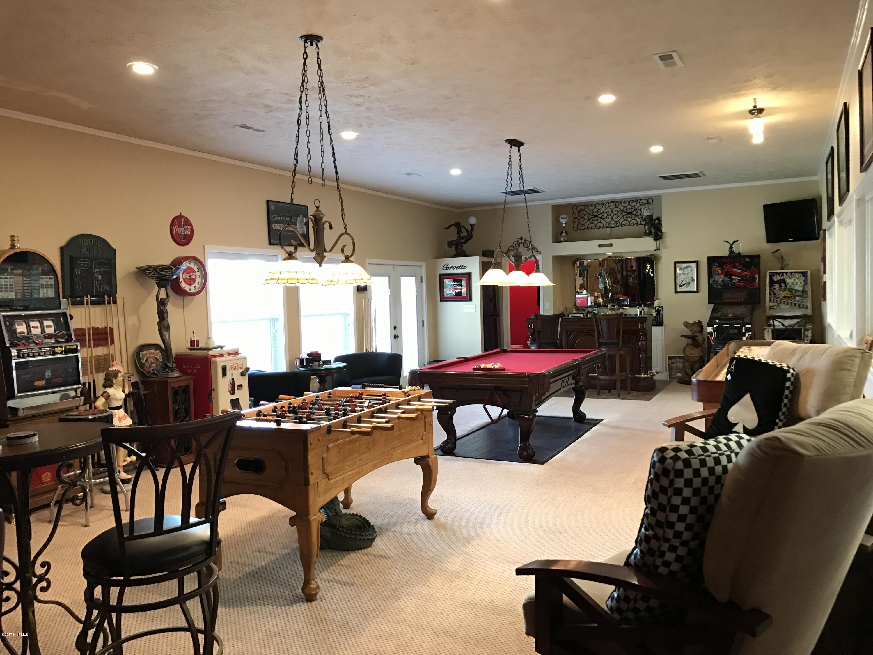 216 Sampson Street Clinton, NC 28328 - Photo 25 of 73 Game room