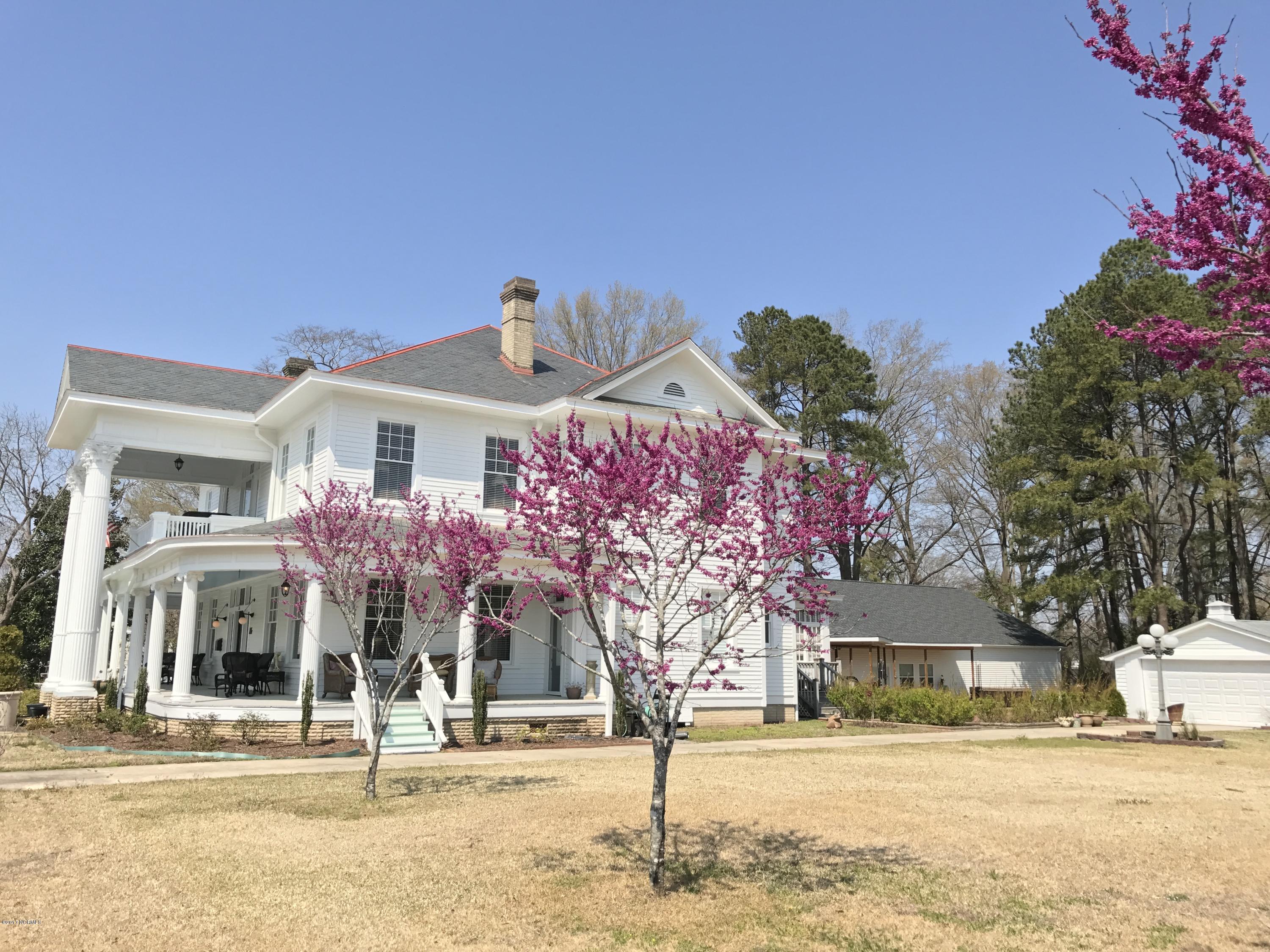 216 Sampson Street Clinton, NC 28328 - Photo 8 of 73 IMG_0754