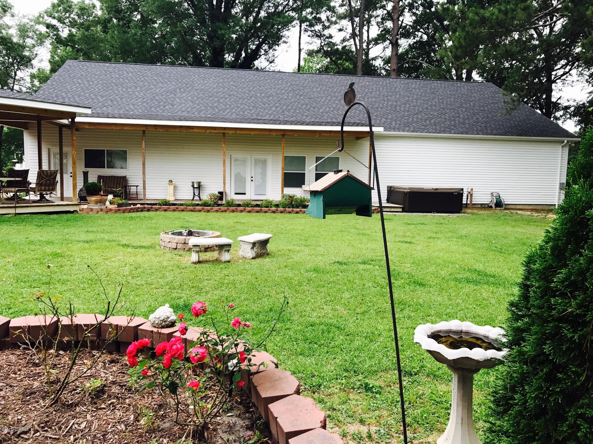 216 Sampson Street Clinton, NC 28328 - Photo 10 of 73 R Inn #10