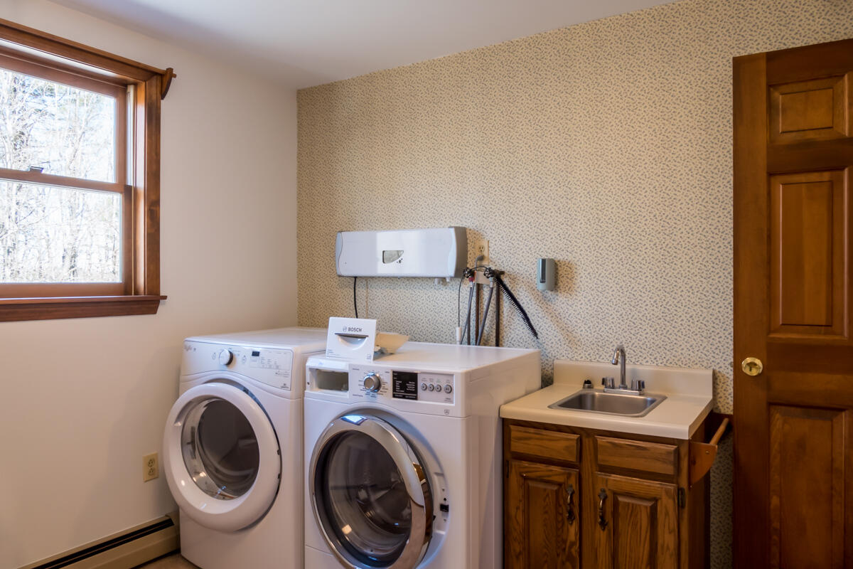 1289 Royalsborough Road Durham, ME 04222 - Photo 25 of 59 33-Office - laundry (2 of 2)