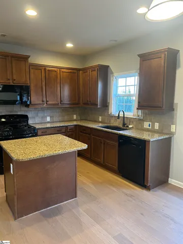 $2,450 | 233 Meadow Blossom Way, Simpsonville, SC 29681