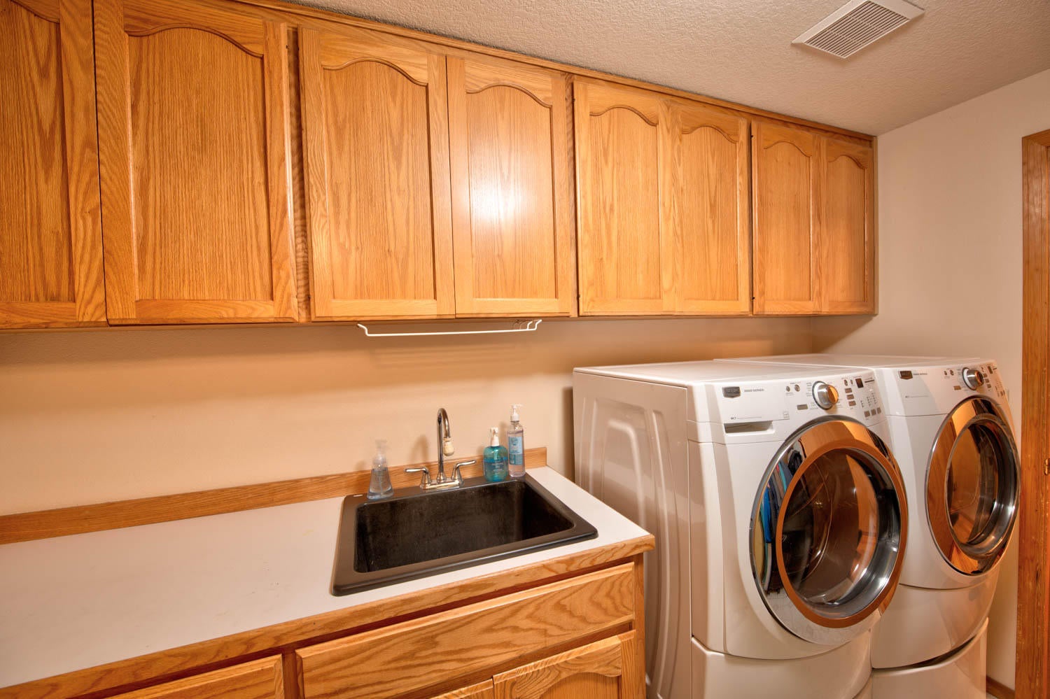 64548 Joe Neil Road Bend, OR 97701 - Photo 32 of 50 Laundry Access from Garage