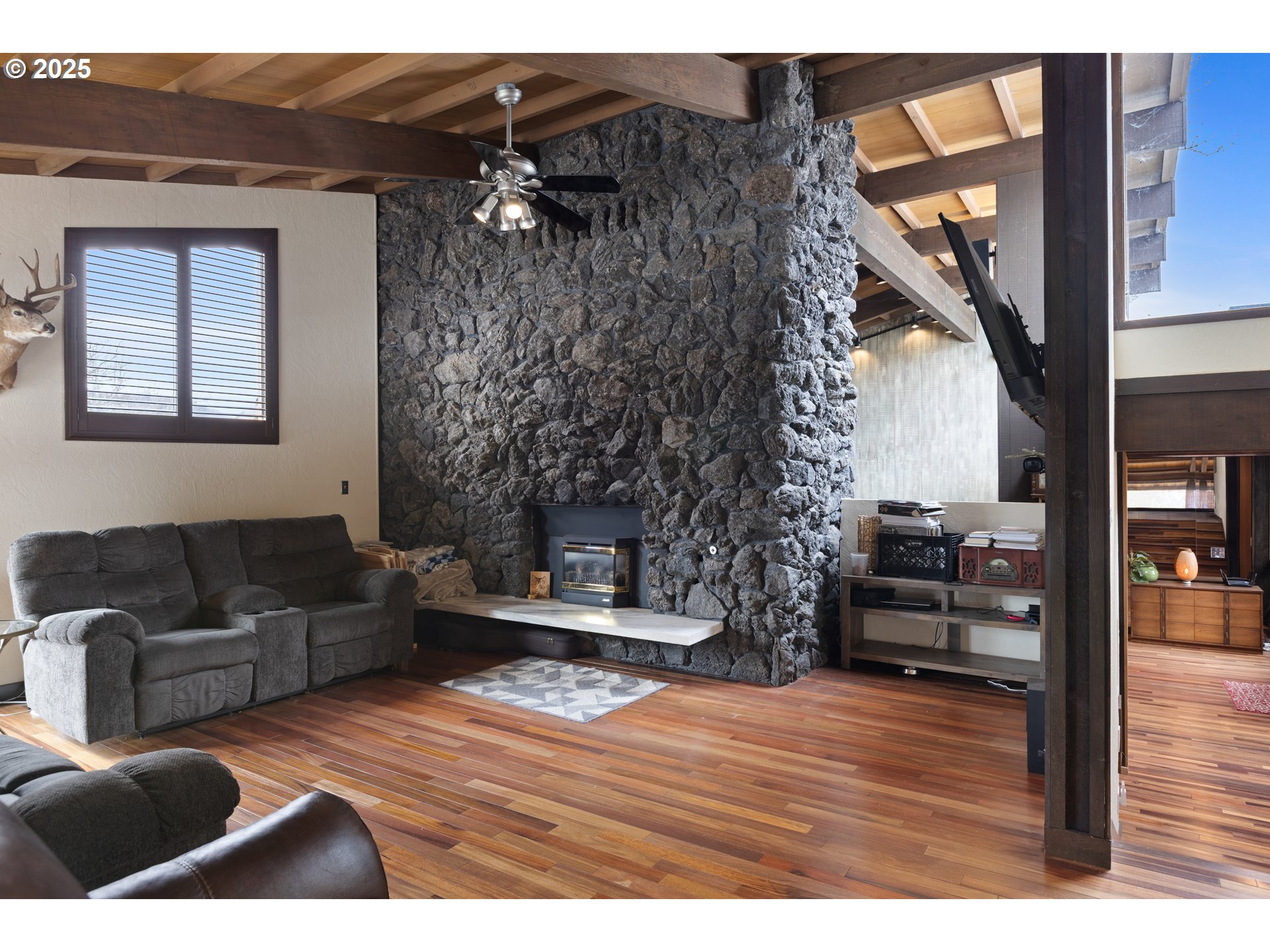 141 Umpqua College Road Roseburg, OR 97470 - Photo 16 of 45 a living room with furniture and a wooden floor