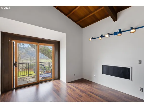 $2,900,000 | 141 Umpqua College Road, Roseburg, OR 97470