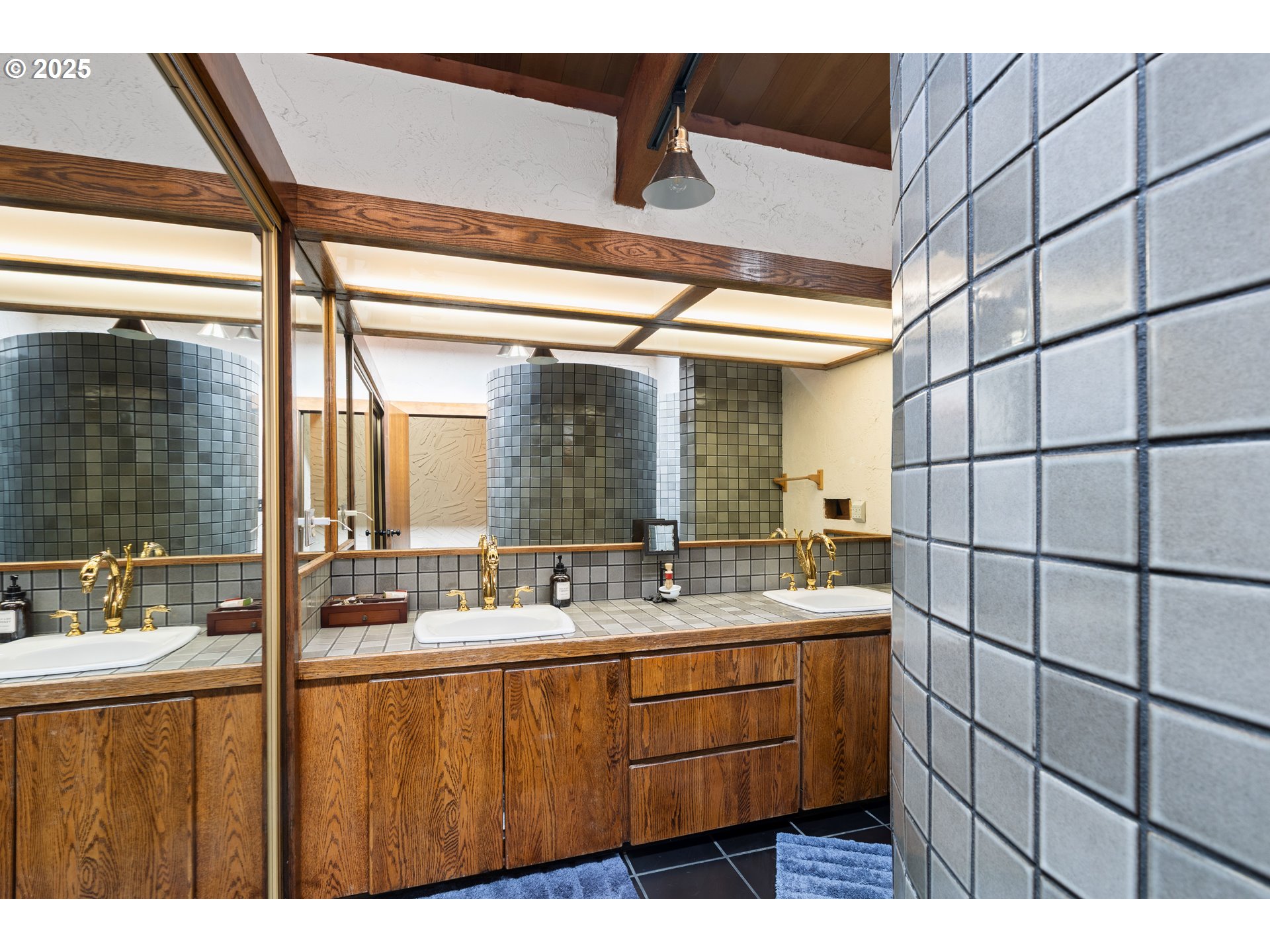 141 Umpqua College Road Roseburg, OR 97470 - Photo 21 of 45 a bathroom with a sink mirror vanity and toilet