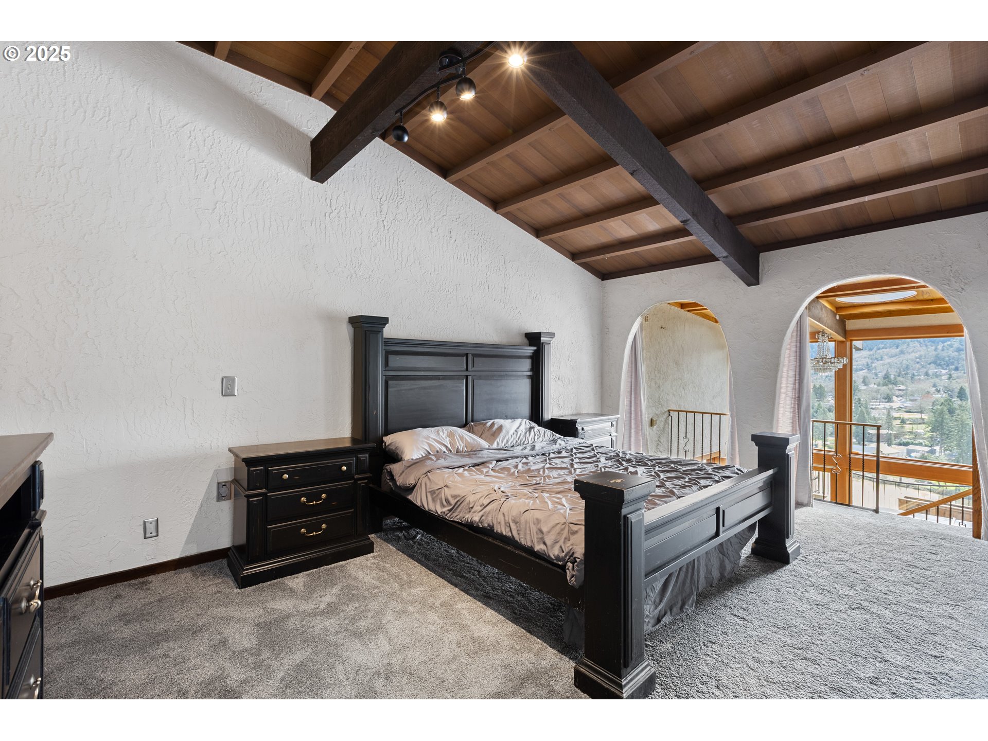 141 Umpqua College Road Roseburg, OR 97470 - Photo 24 of 45 a bedroom with bed and window