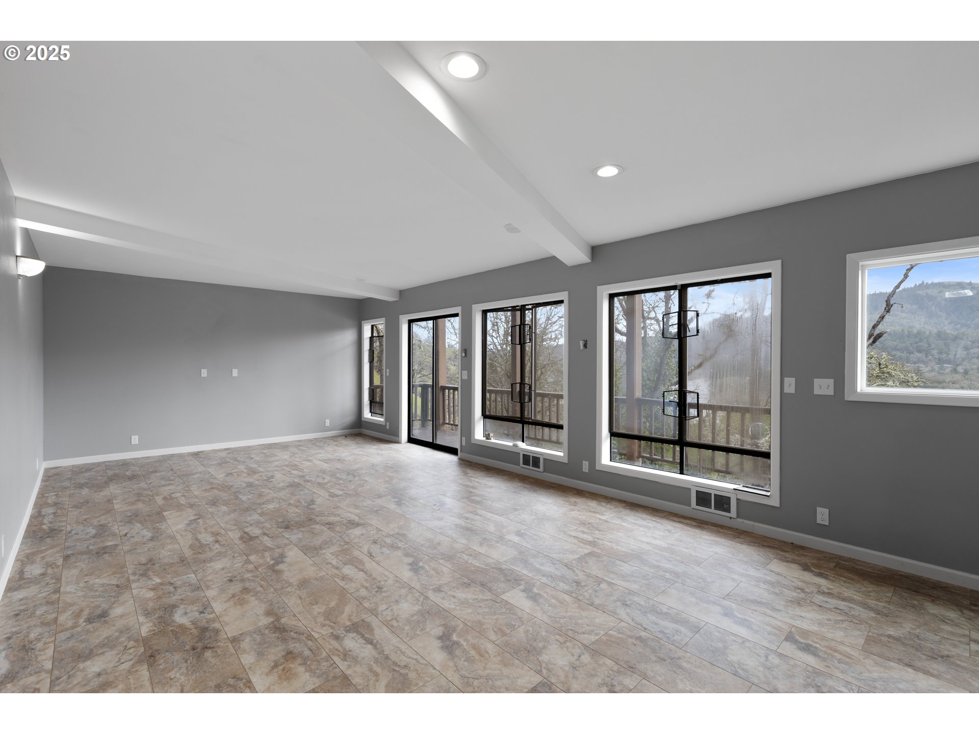 141 Umpqua College Road Roseburg, OR 97470 - Photo 29 of 45 a view of an empty room with a window