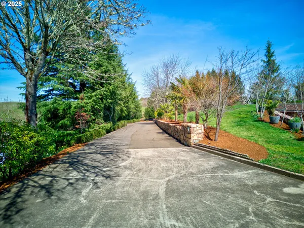 $2,900,000 | 141 Umpqua College Road, Roseburg, OR 97470