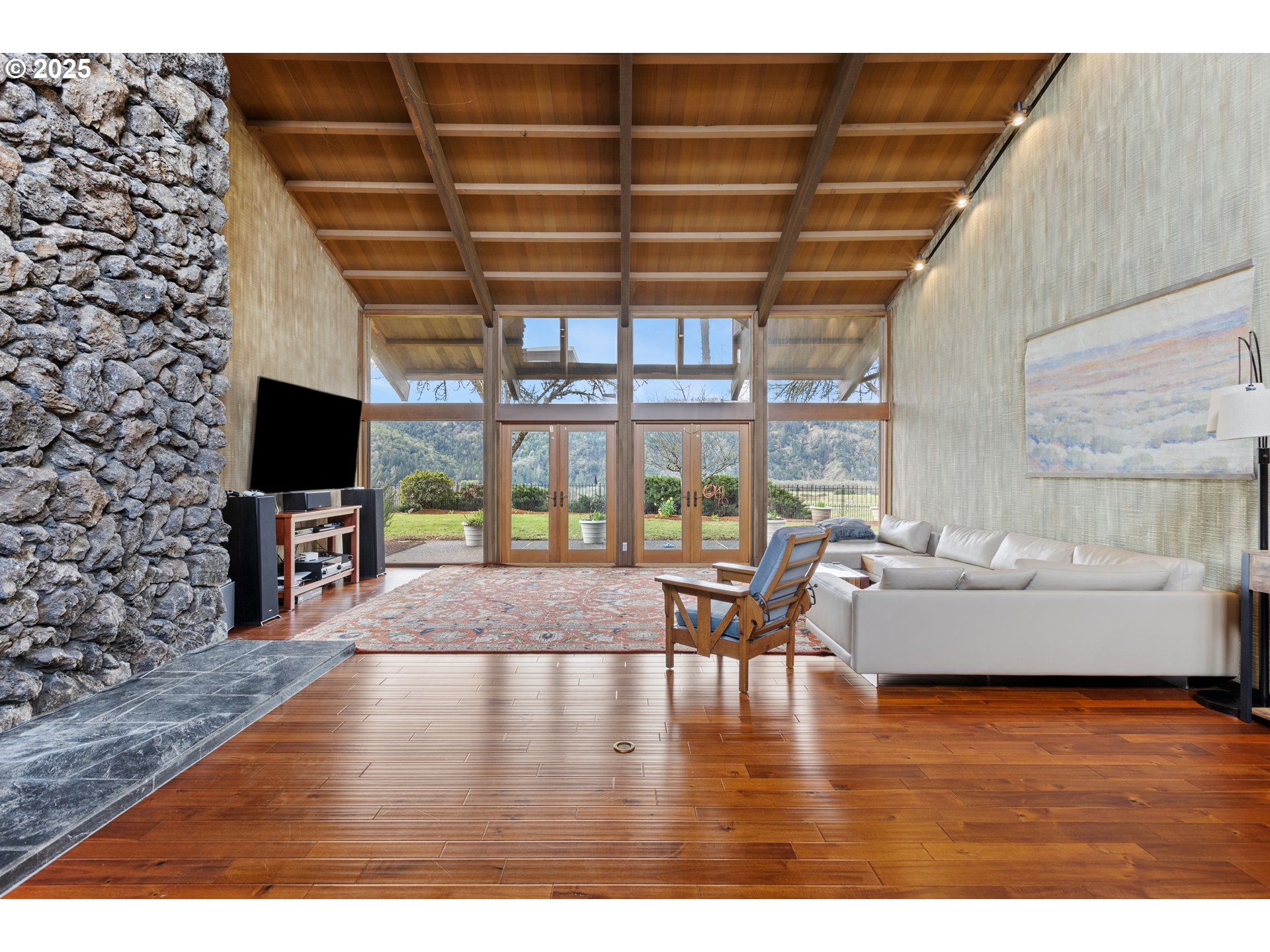141 Umpqua College Road Roseburg, OR 97470 - Photo 5 of 45 a living room with furniture and a flat screen tv