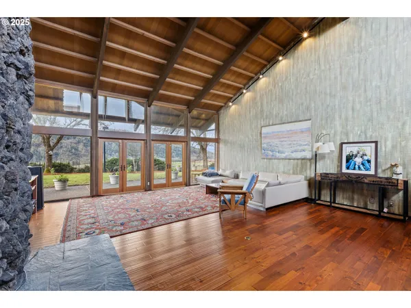 $2,900,000 | 141 Umpqua College Road, Roseburg, OR 97470