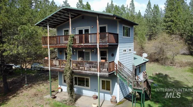$439,900 | 499 Rainbow Drive, Lenore, ID 83541