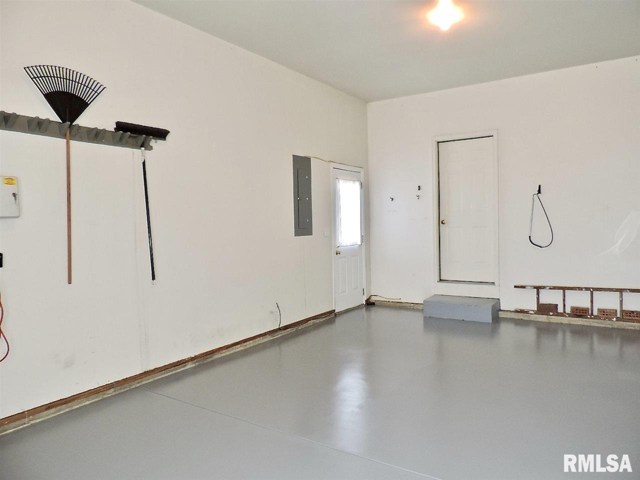 1435 California Road Pekin, IL 61554 - Photo 29 of 32 Gallery Image 29