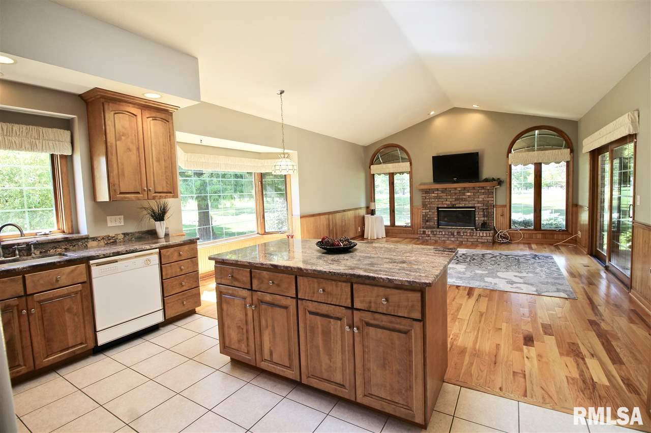 1435 California Road Pekin, IL 61554 - Photo 8 of 32 Gallery Image 8