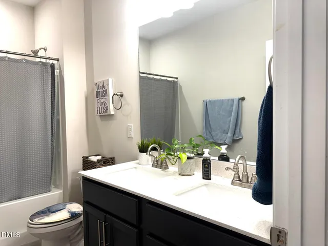 a view of utility room