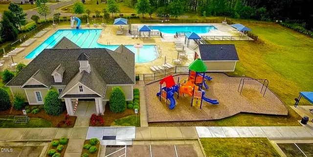 $2,900 | 312 Long Lake Drive, Fuquay-Varina, NC 27526